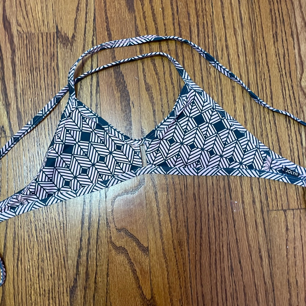 Jolyn Vent Top